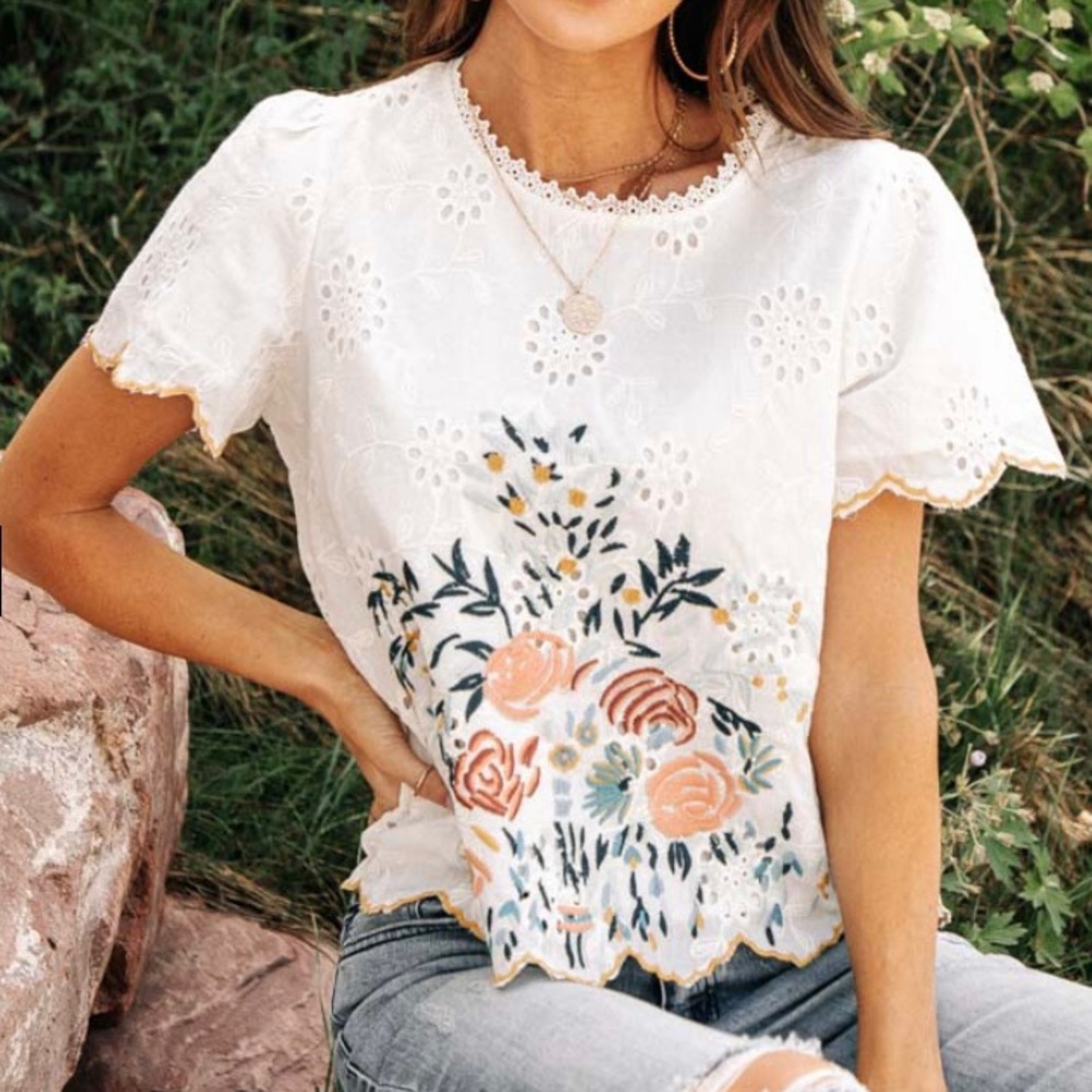 Orange Creek embroidered white Eyelet Blouse excellent like new condition Small